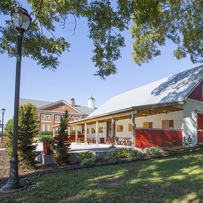 Historic Mule Barn and Dundee Café on the University of Georgia Griffin campus